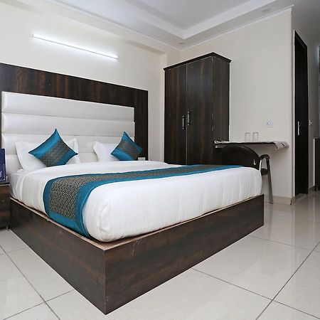 Oyo 9147 Hotel Aerostay New Delhi Exterior photo