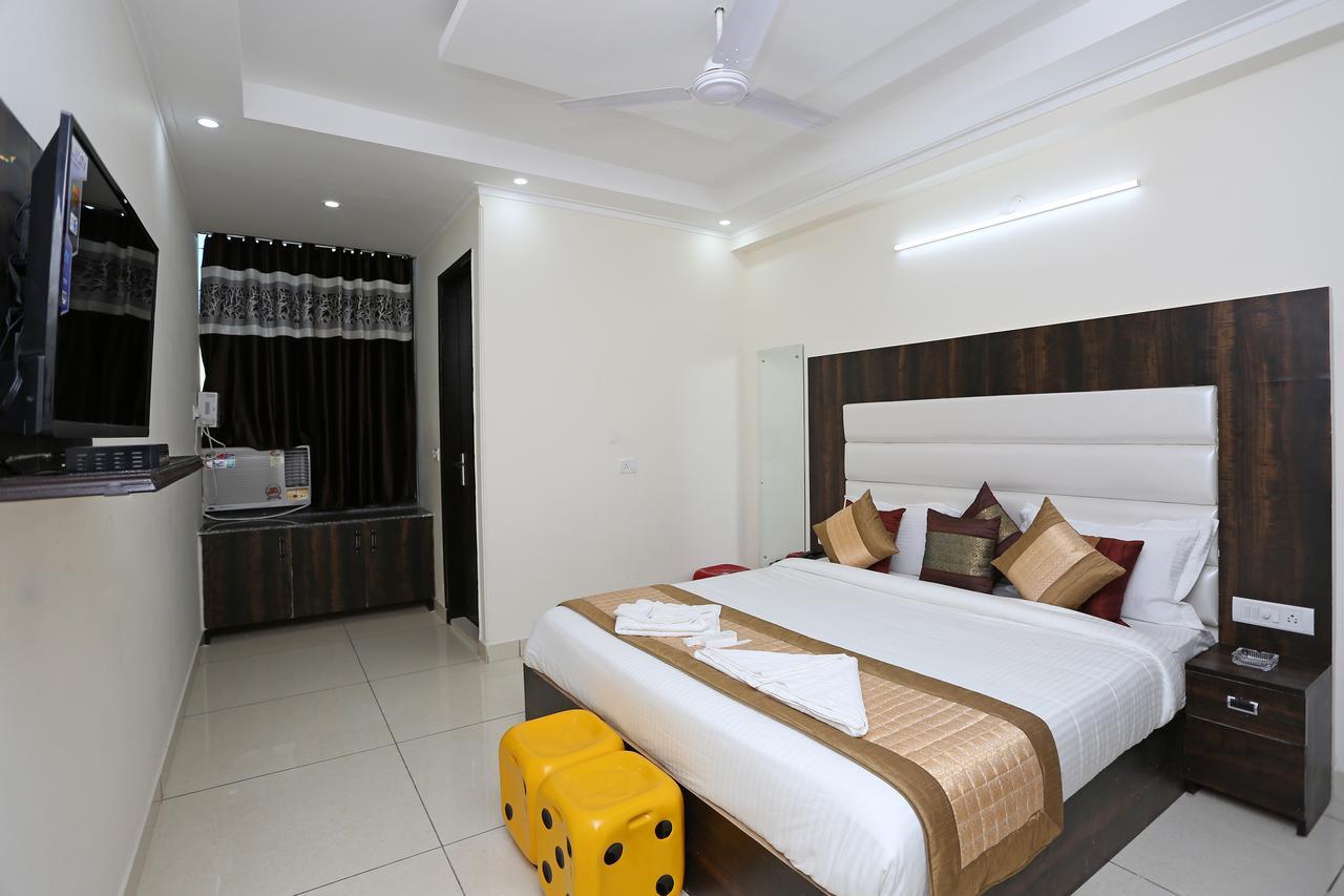 Oyo 9147 Hotel Aerostay New Delhi Exterior photo