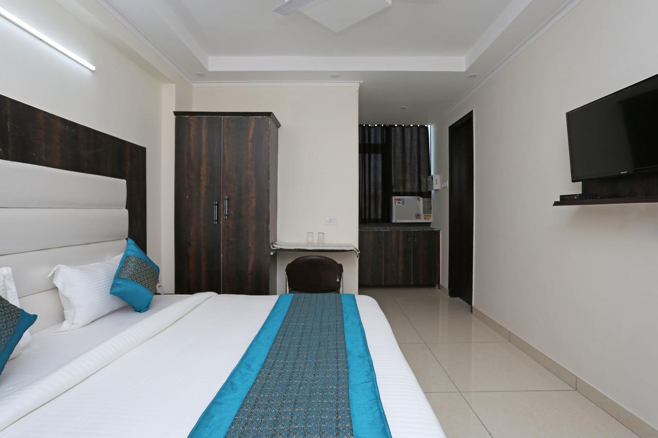 Oyo 9147 Hotel Aerostay New Delhi Exterior photo