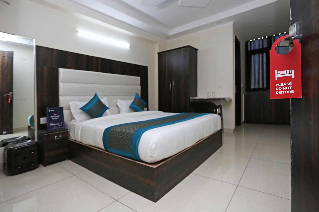 Oyo 9147 Hotel Aerostay New Delhi Exterior photo